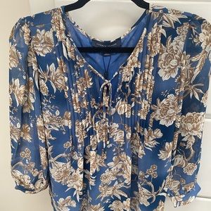 NWT Beautiful pin talk Tommy Hilfiger blouse